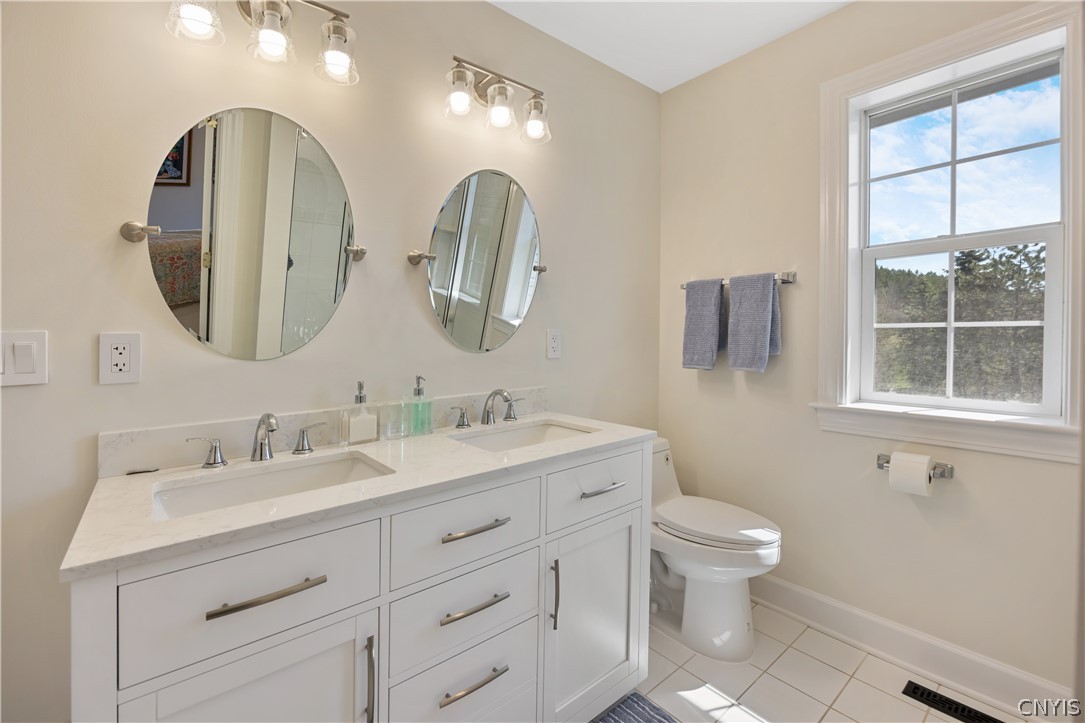 6198 Rossiter Road De Witt, NY 13078 - Photo 27 of 50 Jack and Jill bath