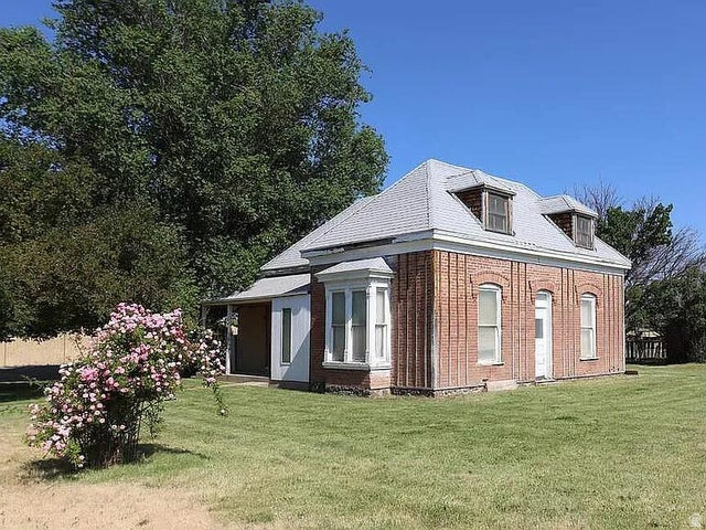 482 West 100 N Street Beaver, UT 84713 - Photo 2 of 41 View of front and side of house.