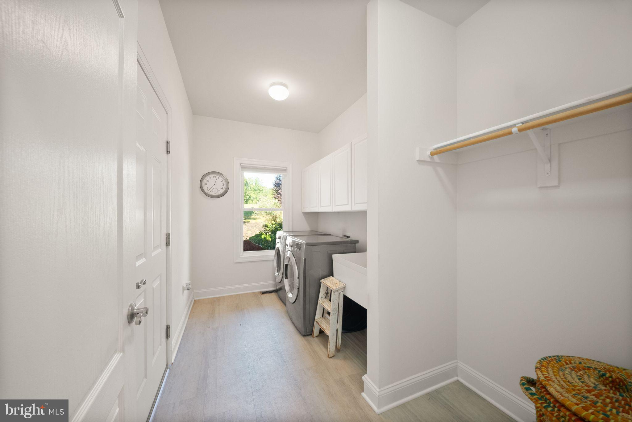11677 Kahns Road Manassas, VA 20112 - Photo 49 of 78 Main level laundry room