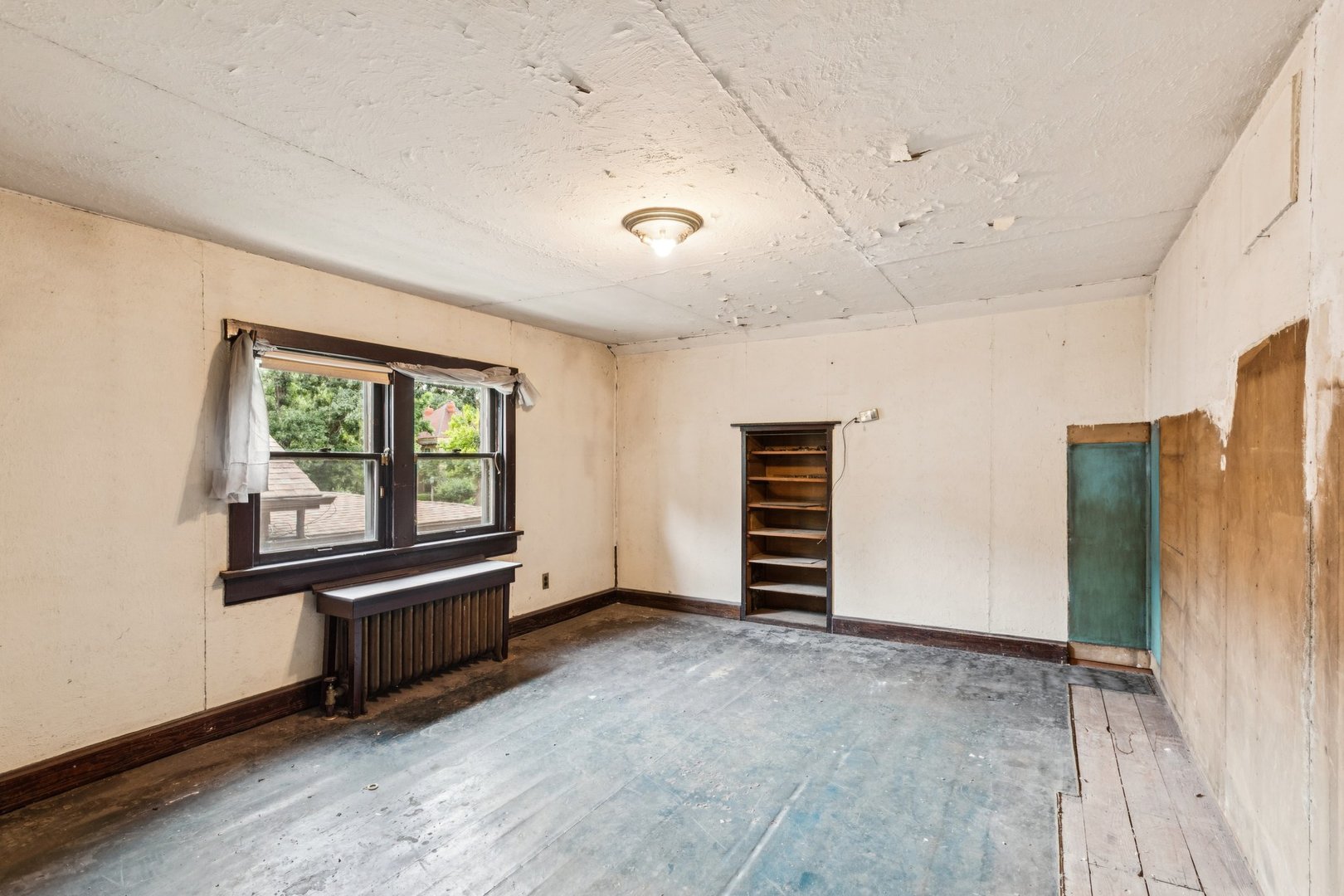 327 Keystone Avenue River Forest, IL 60305 - Photo 22 of 38 an empty room with windows and closet
