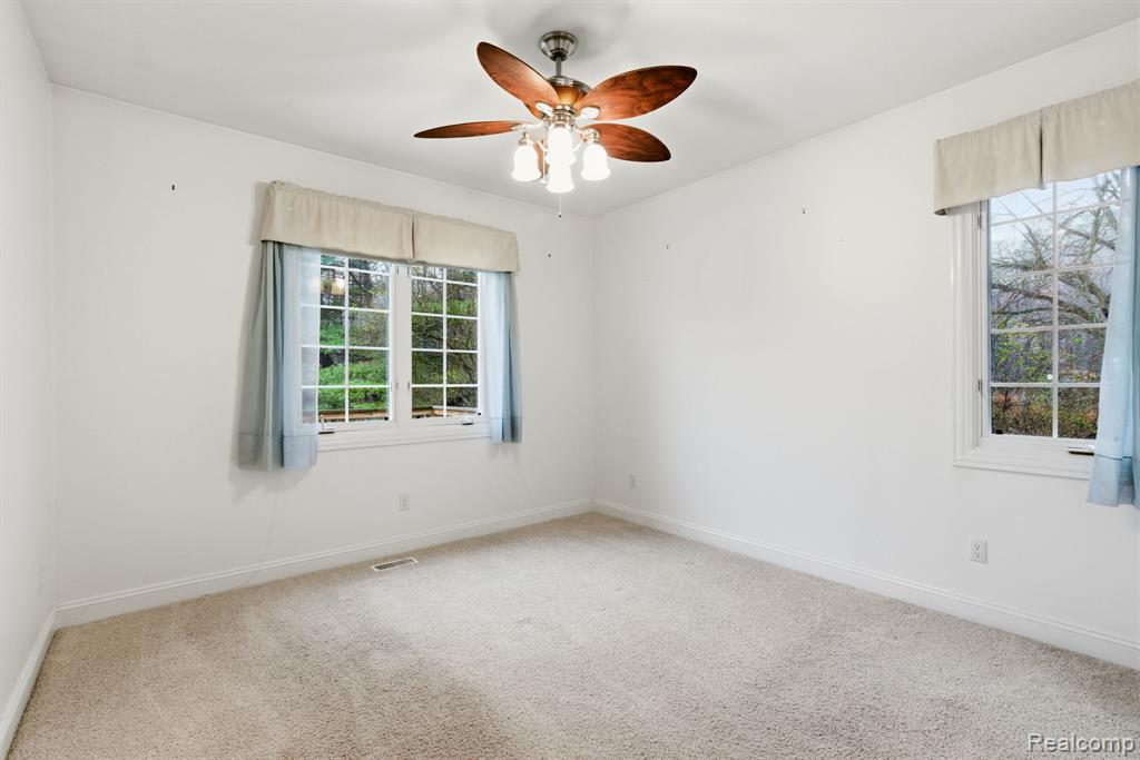 7669 Rynn Road Avoca, MI 48006 - Photo 21 of 46