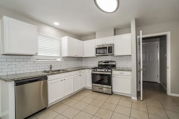 $1,955 | 6614 Carly Park Way, Houston, TX 77084