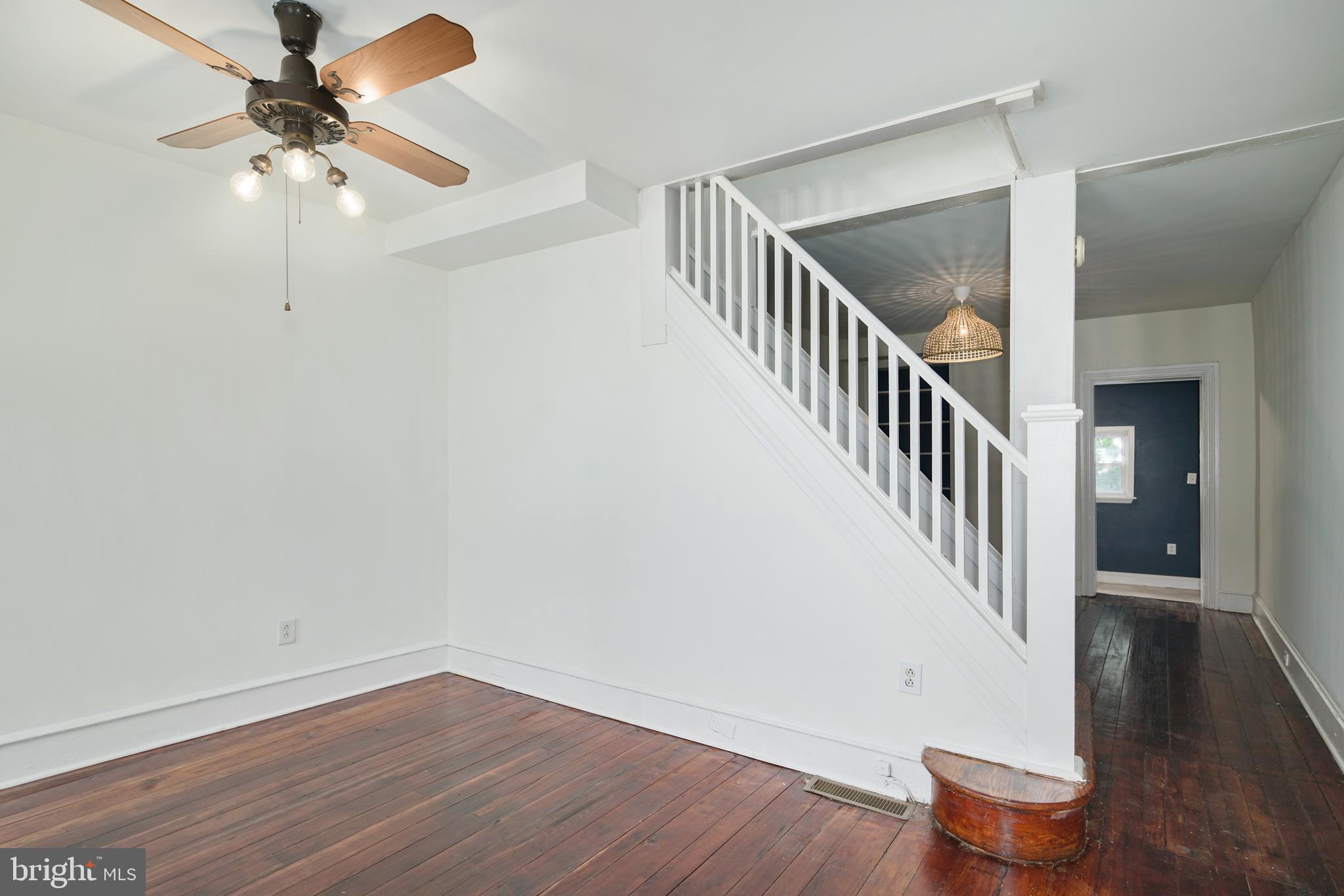 342 Carson Street Philadelphia, PA 19128 - Photo 2 of 18 Living Room