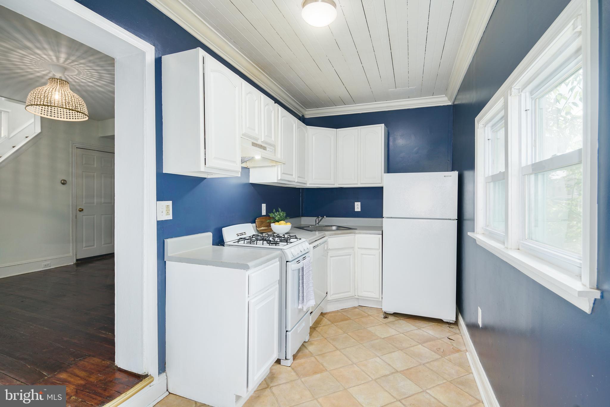 342 Carson Street Philadelphia, PA 19128 - Photo 6 of 18 Kitchen