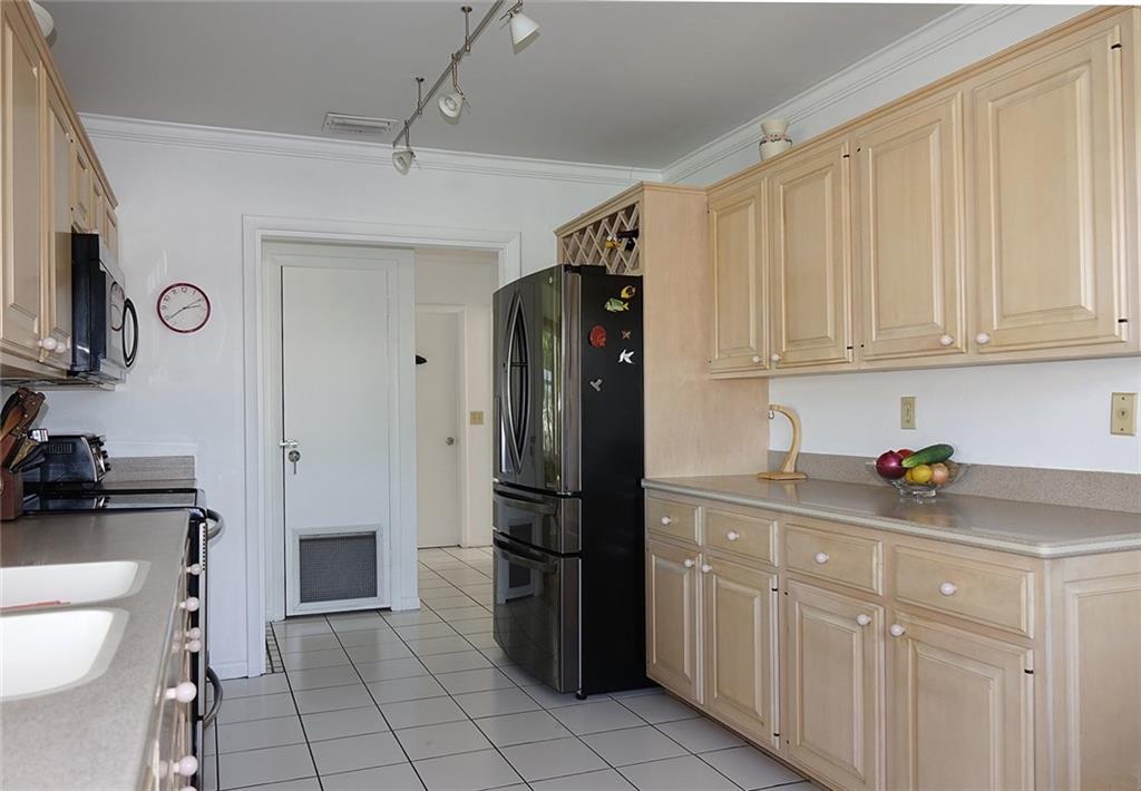 1789 Southwest Dyer Point Road Palm City, FL 34990 - Photo 16 of 37 Gallery Image 16
