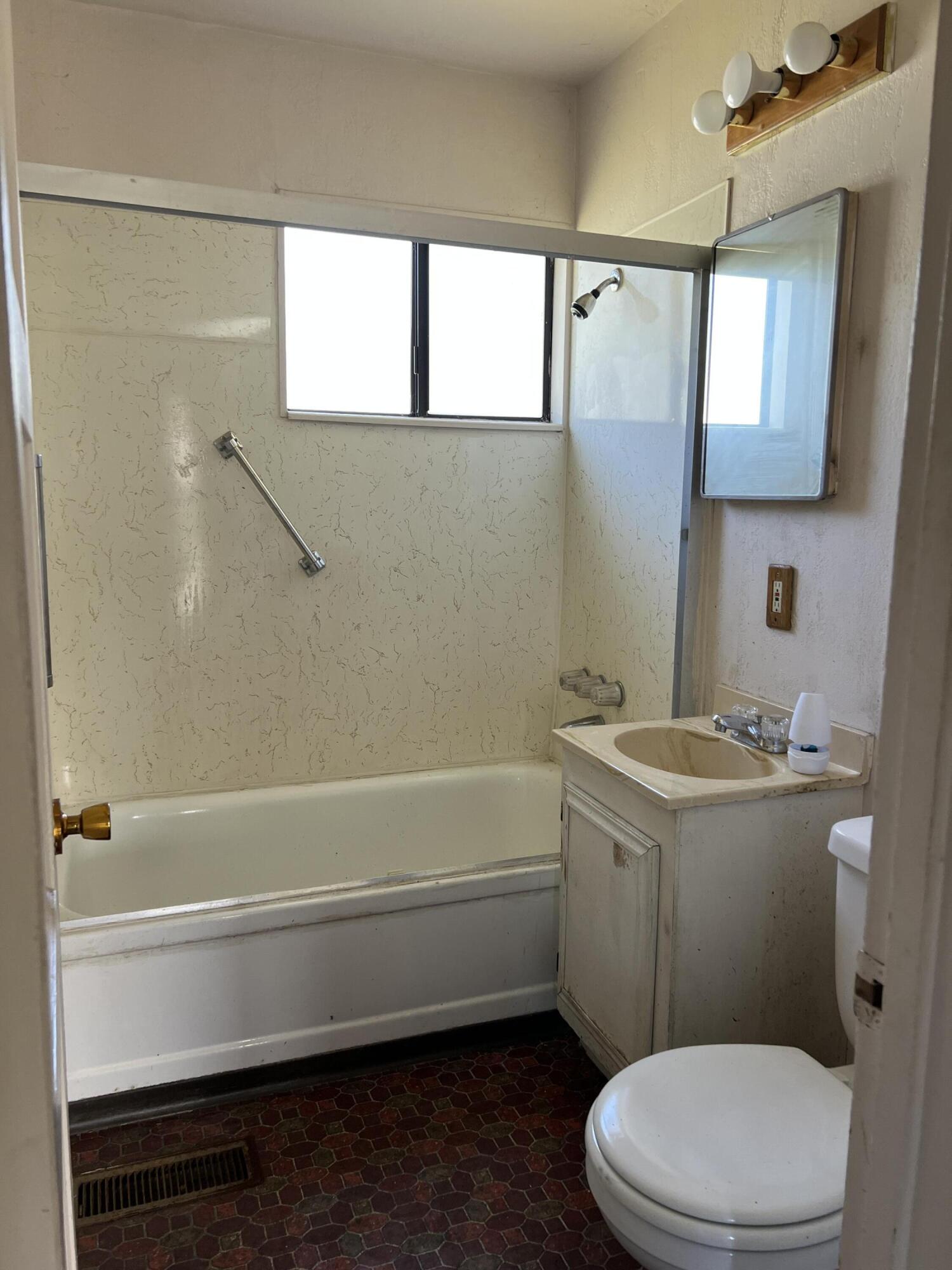 471 Hilltop Drive Rio Dell, CA 95562 - Photo 8 of 16