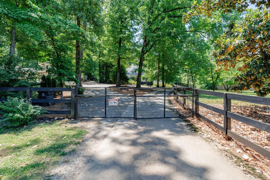 950 Jones Road Roswell, GA 30075 - Photo 54 of 62