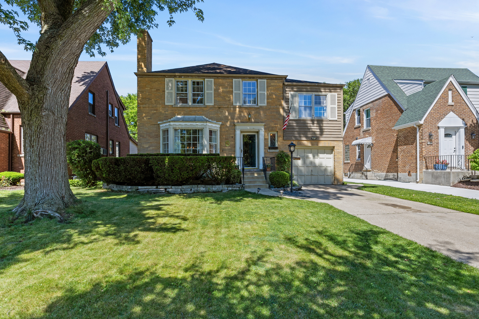 731 Selborne Road Riverside, IL 60546 - Photo 3 of 37