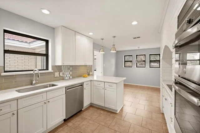 $459,900 | 137 East Louella Drive, Hurst, TX 76054