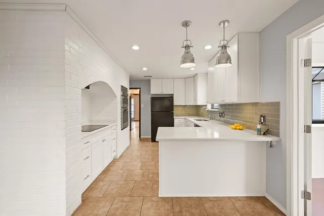 $459,900 | 137 East Louella Drive, Hurst, TX 76054