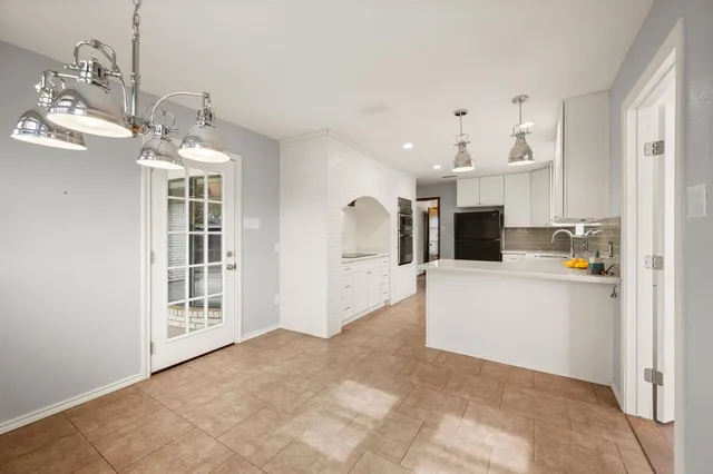 $459,900 | 137 East Louella Drive, Hurst, TX 76054