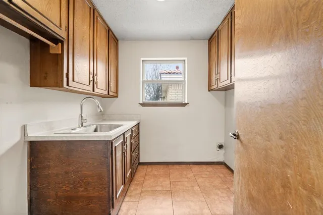 $459,900 | 137 East Louella Drive, Hurst, TX 76054