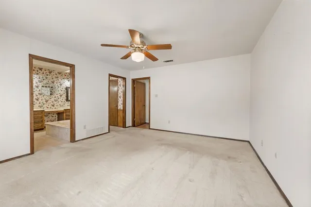 $459,900 | 137 East Louella Drive, Hurst, TX 76054