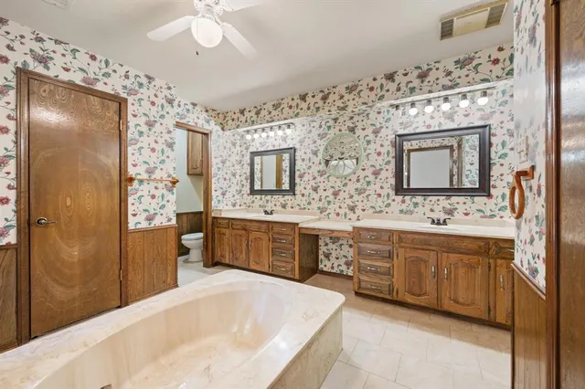 $459,900 | 137 East Louella Drive, Hurst, TX 76054