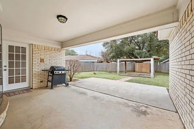 $459,900 | 137 East Louella Drive, Hurst, TX 76054