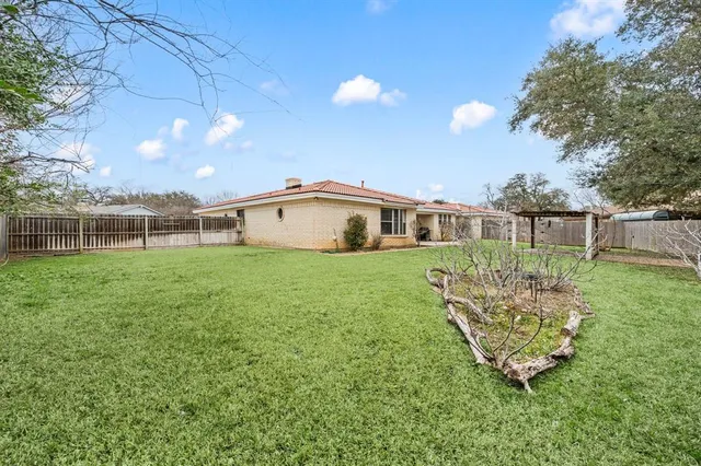 $459,900 | 137 East Louella Drive, Hurst, TX 76054