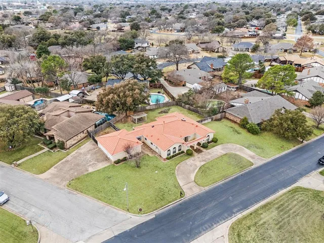 $459,900 | 137 East Louella Drive, Hurst, TX 76054