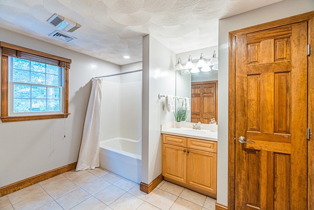 15 Priscilla Road Reading, MA 01867 - Photo 27 of 41 Gallery Image 27