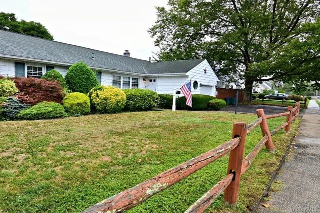$699,000 | 3 Brook Drive, Valley Stream, NY 11581