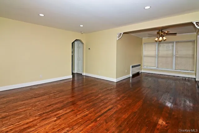 $699,000 | 3 Brook Drive, Valley Stream, NY 11581