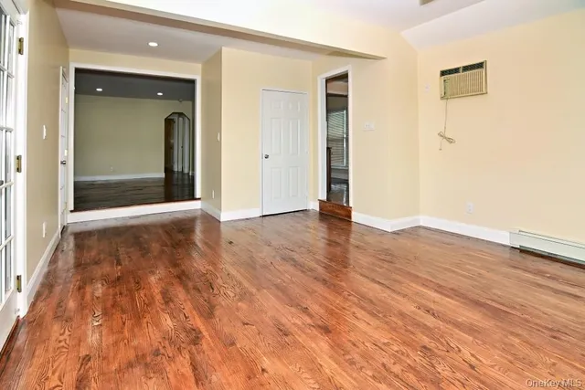 $699,000 | 3 Brook Drive, Valley Stream, NY 11581