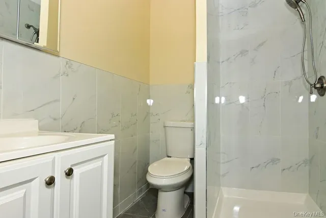 $699,000 | 3 Brook Drive, Valley Stream, NY 11581