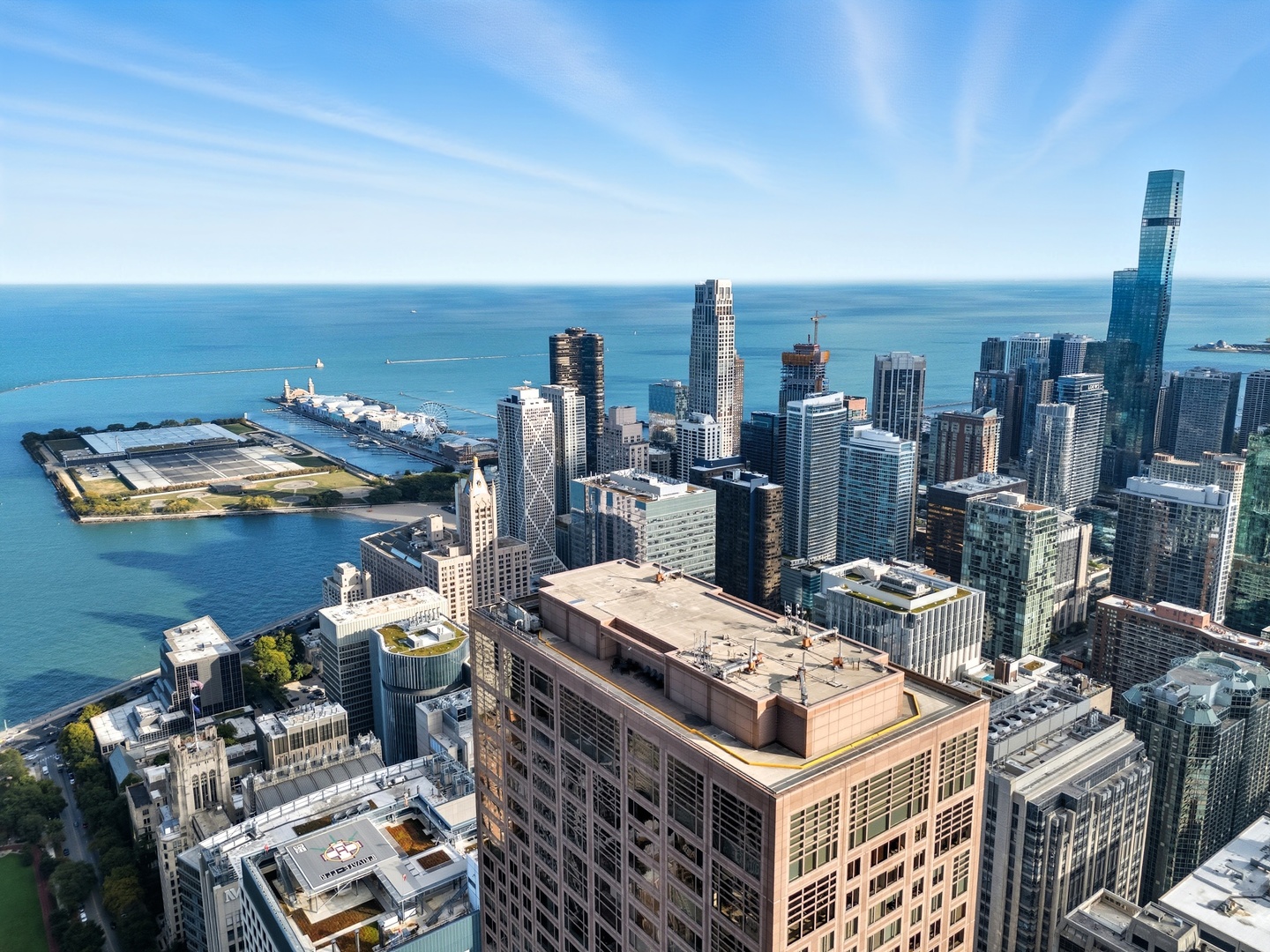 161 East Chicago Avenue, Unit 53A Chicago, IL 60611 - Photo 7 of 47 a large building with a view of outdoor space
