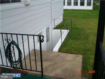 11602 Stevens Road Philadelphia, PA 19116 - Photo 7 of 12 a view of entryway