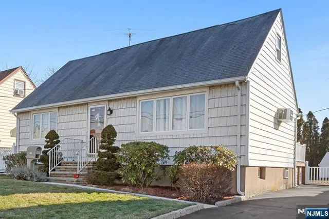 $475,000 | 340 Kipp Avenue, Elmwood Park, NJ 07407