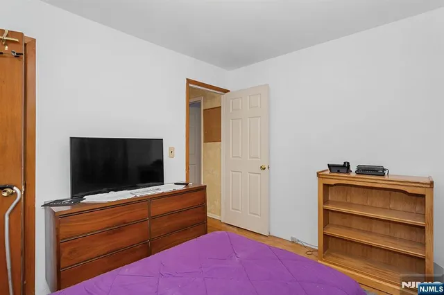 $475,000 | 340 Kipp Avenue, Elmwood Park, NJ 07407