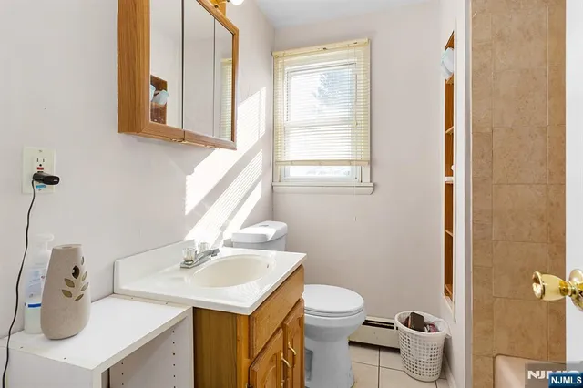 $475,000 | 340 Kipp Avenue, Elmwood Park, NJ 07407