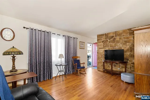 $475,000 | 340 Kipp Avenue, Elmwood Park, NJ 07407