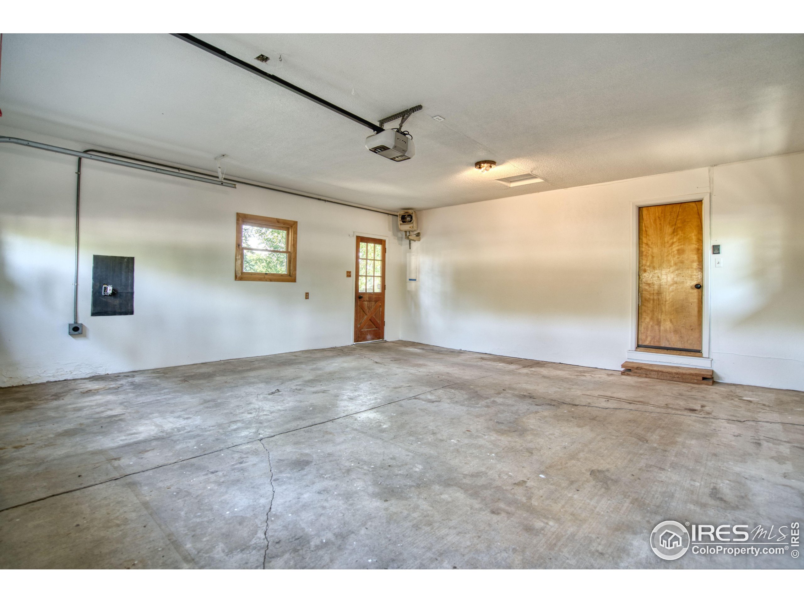 5511 Pioneer Road Boulder, CO 80301 - Photo 28 of 28 a view of an empty room