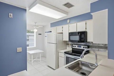 $125,000 | 14898 Wedgefield Drive, Unit 208, Delray Beach, FL 33446