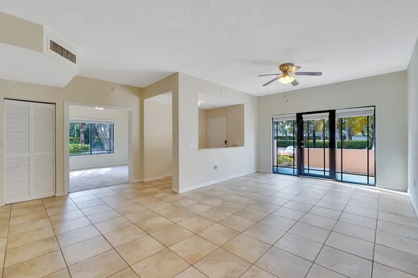$2,600 | 2916 Tuscany Court, Unit 109, Palm Beach Gardens, FL 33410