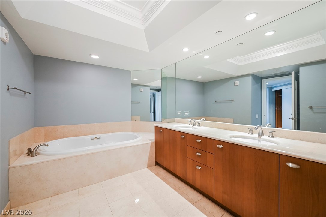 2777 Paradise Road, Unit 1706 Las Vegas, NV 89109 - Photo 14 of 46