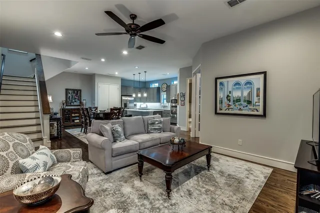 $729,000 | 2111 Albany Street, Dallas, TX 75201