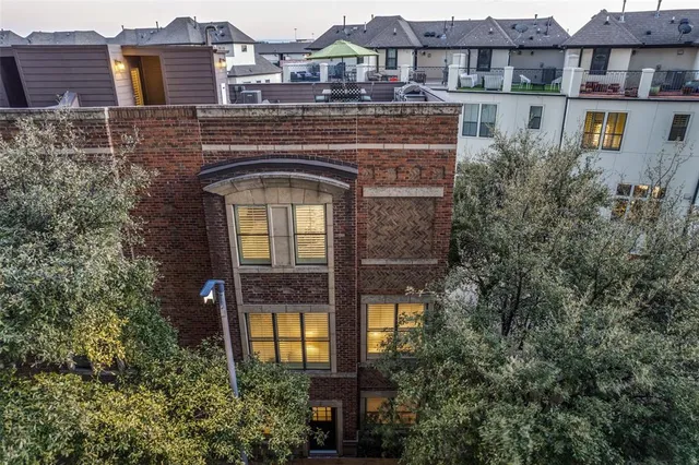 $729,000 | 2111 Albany Street, Dallas, TX 75201