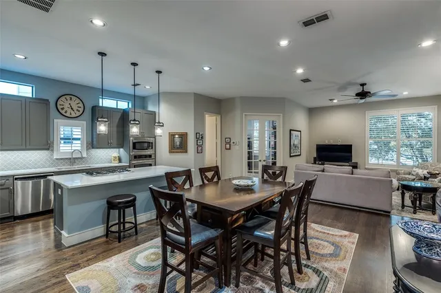 $729,000 | 2111 Albany Street, Dallas, TX 75201