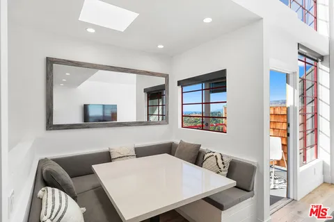 $6,900 | 29235 Heathercliff Road, Unit 6, Malibu, CA 90265