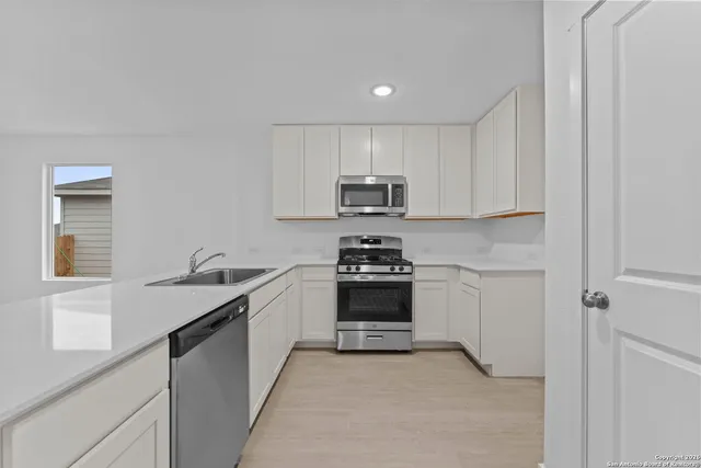 $270,000 | 1831 Wood Warbler, New Braunfels, TX 78130