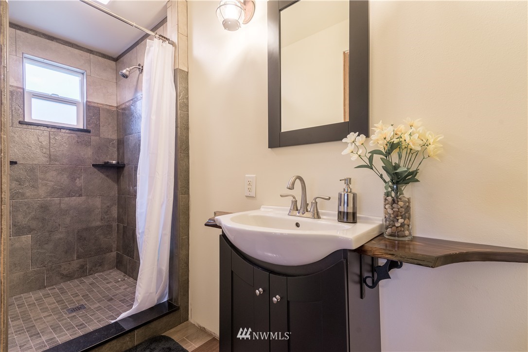 7085 Dahlberg Road Ferndale, WA 98248 - Photo 9 of 25 Gallery Image 9