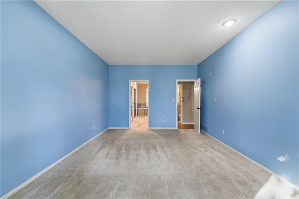 7861 West 118th Terrace Overland Park, KS 66210 - Photo 17 of 37