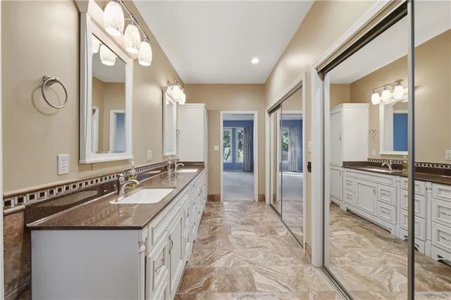 $493,000 | 7861 West 118th Terrace, Overland Park, KS 66210