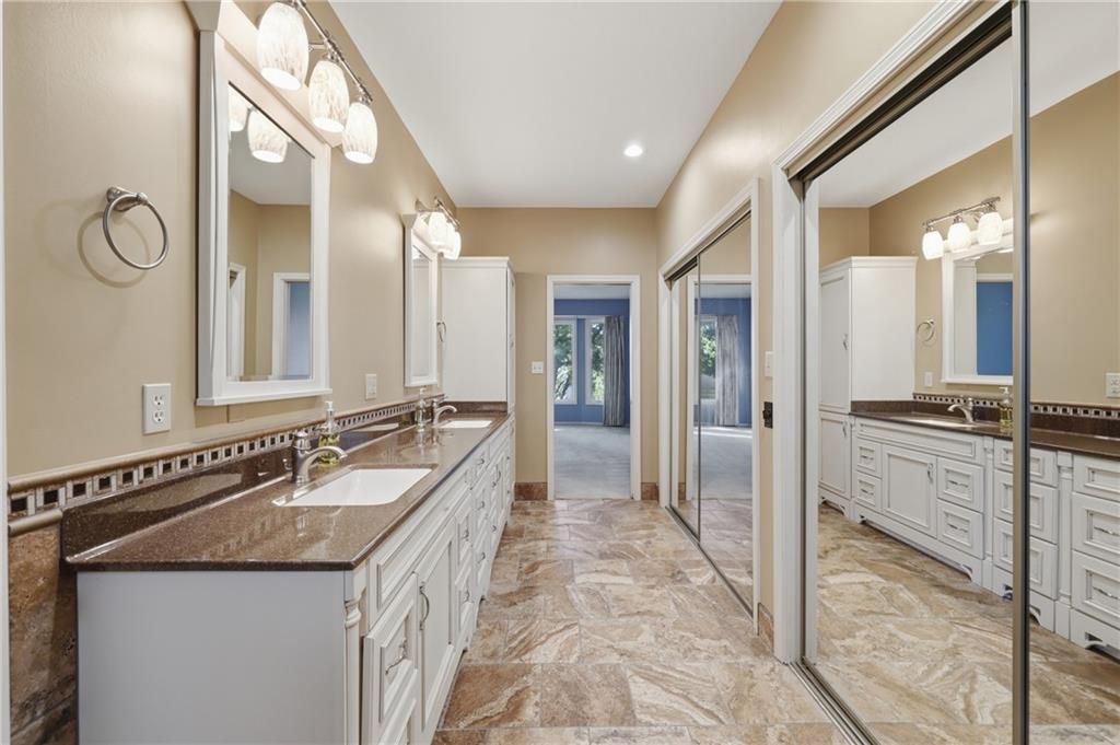 7861 West 118th Terrace Overland Park, KS 66210 - Photo 19 of 37