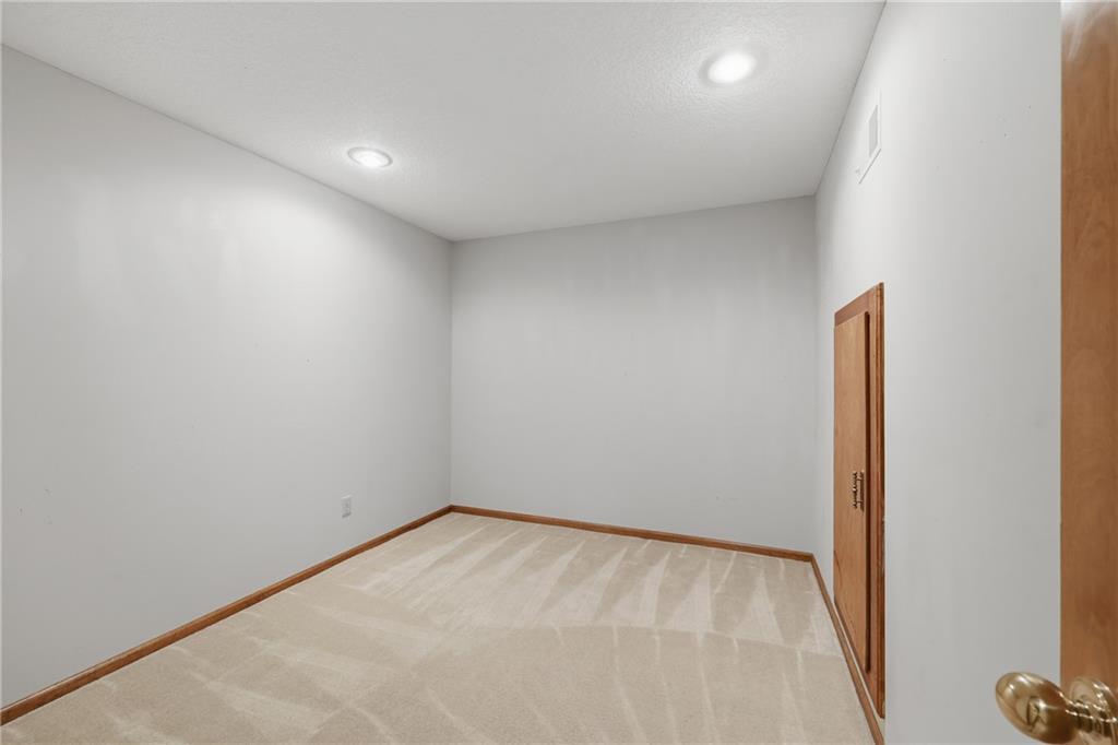 7861 West 118th Terrace Overland Park, KS 66210 - Photo 31 of 37