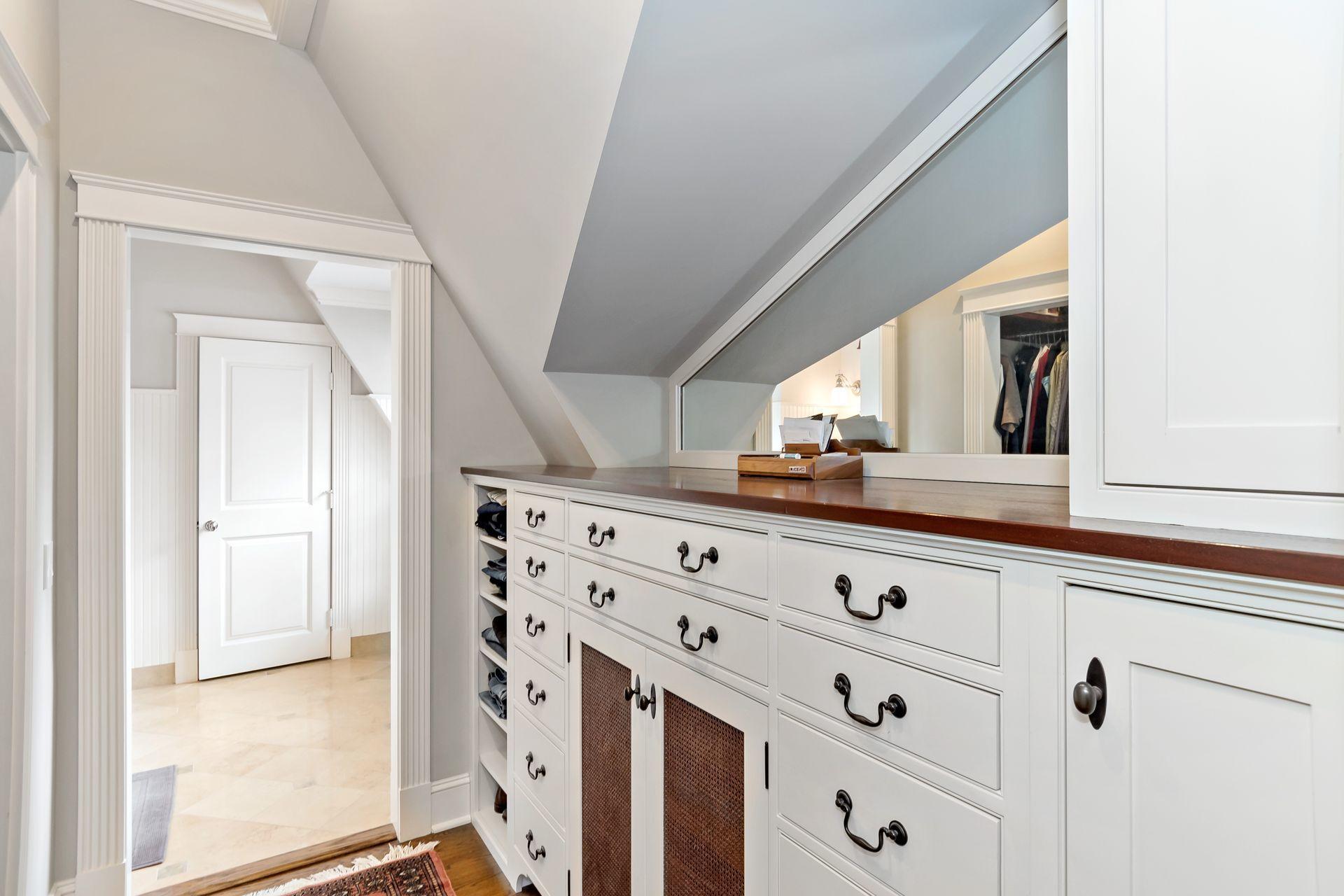 281 Turtle Back Road New Canaan, CT 06840 - Photo 22 of 39 W.I.C