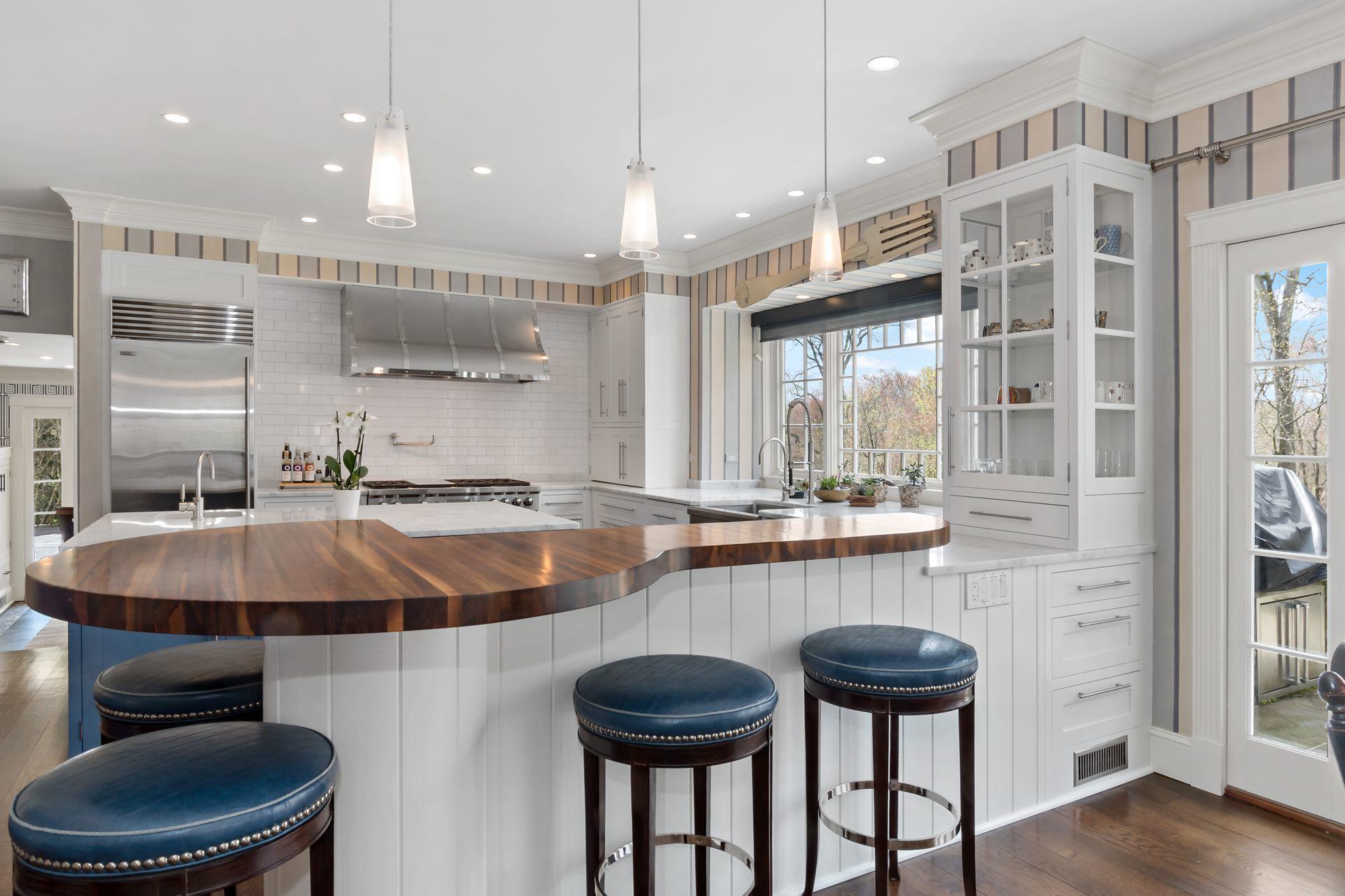 281 Turtle Back Road New Canaan, CT 06840 - Photo 9 of 39 Kitchen