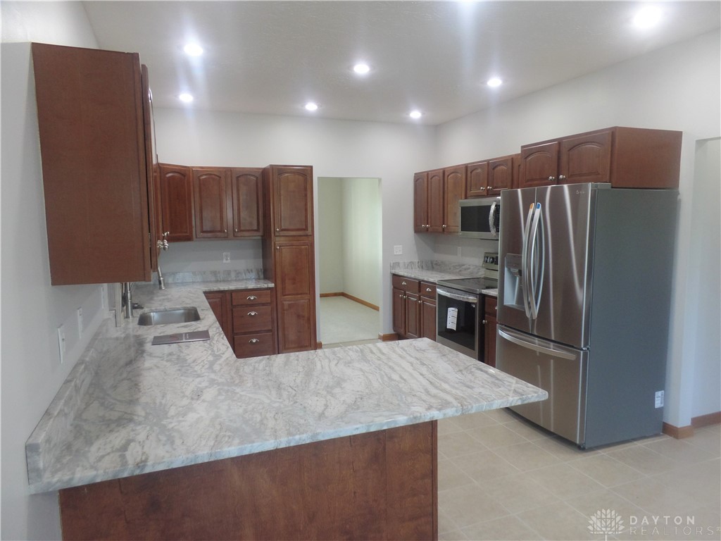 720 Romans Road New Vienna, OH 45159 - Photo 5 of 22