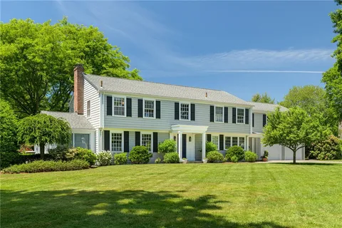 $2,250,000 | 9 Stone Tower Lane, Barrington, RI 02806